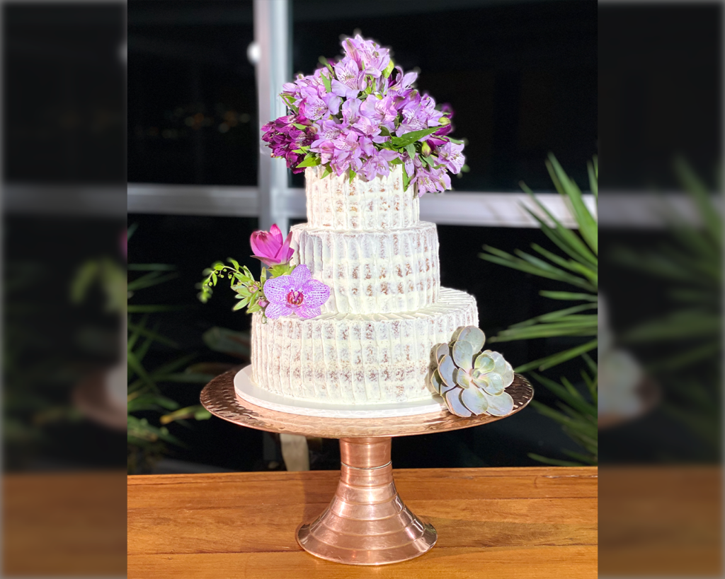 Os incríveis bolos decorados com flores e suas talentosas criadoras